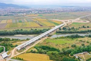 VIDEO DRONĂ: Autostrada A10 Sebeş-Turda, lotul 1, ”îngheţ” la început de… toamnă!