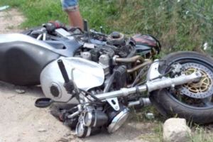 Motociclist fără permis, a ajuns la spital cu oasele rupte!