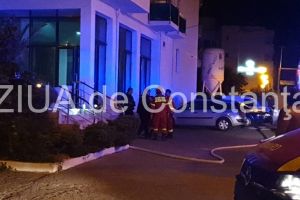 Incendiu la terasa Hotel Laguna in Mangalia. Zeci de persoane evacuate