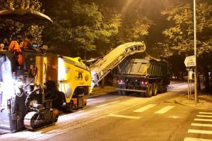 Pe Bulevardul Republicii s-a lucrat toată noaptea. Când va fi turnat asfalt nou pe ambele sensuri (FOTO)