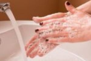 Specialist Medici’s Timişoara: „Prin mâinile murdare se pot transmite diferite boli: gripă, pneumonie, hepatita virală A”