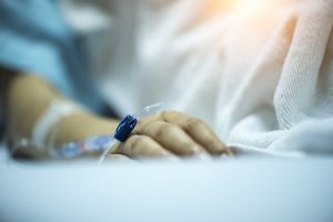 Povestea botoşăneanului căruia mama i-a salvat viaţa. De 18 ani era chinuit de boală