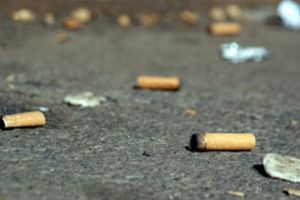 Amenzi de mii de lei pentru ţigările sau gunoaiele aruncate pe jos