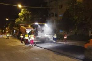Reabilitarea carosabilului pe strada Soveja continua (galerie foto)