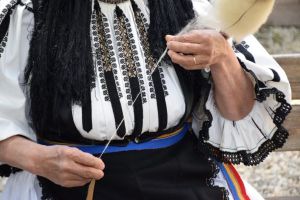 Povestea lânii, cântece la fluier şi mâncare specifică păstorilor pe Valea Plaiului