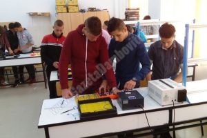 Profesionala devine obligatorie pentru elevii cu media sub 5 la Evaluarea Naţională