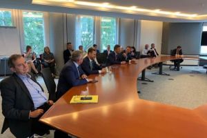 FOTO: Mircea Hava, prima iniţiativă în Parlamentul European: 80 de milioane de euro pentru susţinerea fermierilor afectaţi de Pesta Porcină