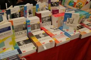 Criză de manuale în şcolile din Sibiu – Probleme la nivelul întregului judeţ