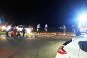 FOTO-ULTIMĂ ORĂ: O căruţă a fost spulberată de o maşină pe şoseaua Vrancei