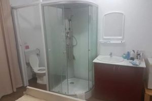 Turism cu buda-n pat: Descoperire şocantă pentru o familie care a vrut să-şi petreacă vacanţa în Băile Felix