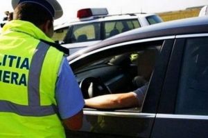 Zeci de şoferi lăsaţi fără permis de conducere