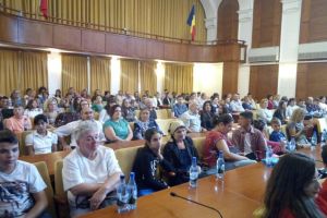 Aproape 100 de copii cu medii peste 9.00 şi premii la competiţii sportive sau artistice, ...