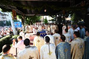Biserica „Sfinţii Împăraţi Constantin şi Elena” din Gura Humorului a primit ...