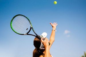 Război crâncen între avocaţi, procurori, judecători, poliţişti şi grefieri din Oradea! La tenis...