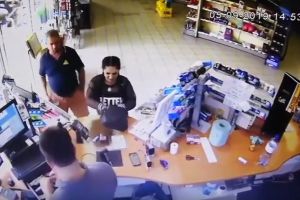 VIDEO Furt într-o benzinărie pe strada Alba Iulia din Sibiu – Cum a fost păcălit un angajat