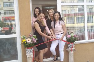 FOTO & VIDEO Salonul Queen, deschis într-o nouă locaţie la Botoşani. Alege să fii tratată ca o regină în ziua cea mare!