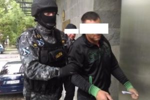 Doi traficanţi de minore din Câmpulung, arestaţi!