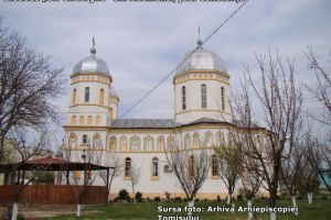 Preoti si biserici la sat:  Parohia Adamclisi, judetul Constanta (galerie foto)