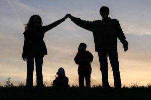 Părinţii, cei dintâi şi mai de preţ educatori