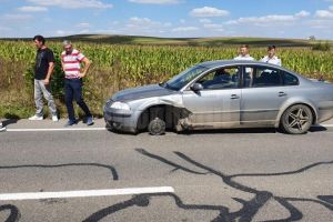 Momente de panică în trafic după ce unei maşini i-a sărit o roată