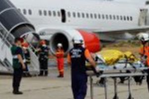 CJ Dolj: Preşedintele Ion Prioteasa, a participat, joi, la un amplu exerciţiu de punere în aplicare a planului roşu de intervenţie, bazat pe simularea unui incendiu izbucnit la o aeronavă aflată pe pista Aeroportului Internaţional Craiova