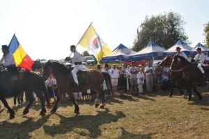FOTO: Cai şi trăsuri de poveste, la “Sărbătoarea Chiherenilor şi Urisienilor”