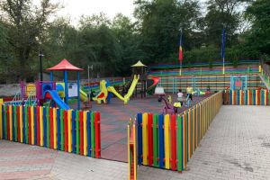 Locuri de joacă noi pentru copiii din Căianu Mic (FOTO)