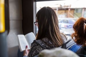 Dacă ai carte, ai parte… de transport public gratuit