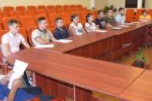 Brutari şi lucrători în comerţ cu acte în regulă. Deocamdată, la început de drum