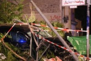Germania: O masina sport a patruns pe trotuar si a ucis patru persoane in centrul Berlinului