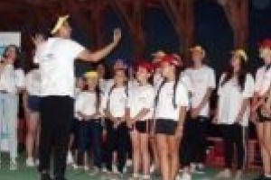 Daniel Milencovici – profesorul timişorean care a renunţat la vacanţă pentru tinerii din diaspora, în cadrul taberelor ARC