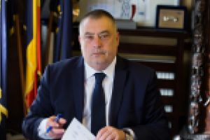 Primarul Mihail GENOIU, la deschiderea anului şcolar:  Viitorul este al elevilor curioşi, provocaţi de dascăli dăruiţi