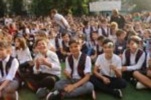 Clopoţelul a sunat la Colegiul Naţional Bănăţean ca pe vremuri! Noul an şcolar, oficial deschis