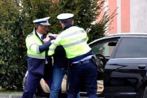 Tânăr din Botoşani, reţinut de poliţiştii ieşeni. Vezi ce a făcut!