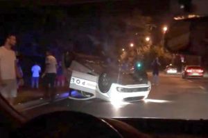Maşină de Poliţie cu roţile în sus, în Complexul Studenţesc din Timişoara