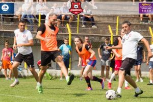 VIDEO FOTO Meci de fotbal între suporteri şi staff-ul tehnic de la FC Hermannstadt