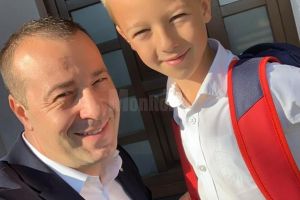 Emoţii de părinte pentru Lucian Harşovschi, la deschiderea noului an şcolar