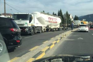 Accident cu trei tiruri implicate, pe DN1