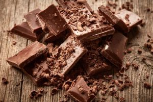 STUDIU: Consumul frecvent de ciocolată poate reduce riscul de aritmie cardiacă