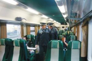 Tânăr bătut, tâlhărit şi sechestrat în propria casă. Tâlharul, prins în trenul Satu Mare – Bucureşti
