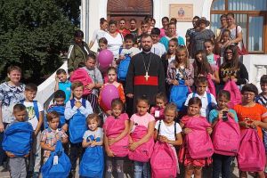 Ghiozdane cu rechizite şcolare pentru copii din Slobozia şi Urziceni