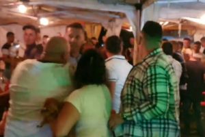 BREZOAELE: La finalul târgului anual s-a lăsat cu bătaie (VIDEO)