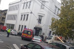 INCENDIU în centrul Aradului! Circulaţia ÎNGREUNATĂ în zonă