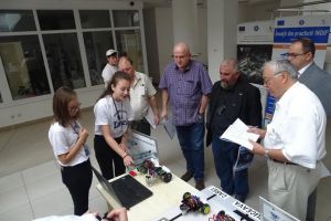 Cele mai interesante proiecte de ştiinţă ale elevilor din România, prezentate la Suceava
