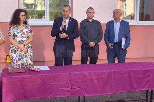 Emoţii de părinte pentru Lucian Harşovschi, la deschiderea anului şcolar