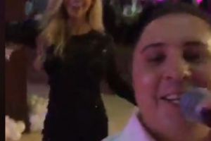 Imagini rare: Bianca Drăguşanu dansează pe manele! Răzvan de la Piteşti ”a urcat-o pe mese” pe divă!