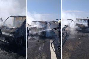 FOTO: INCENDIU pe Autostrada A1, în zona Sebeş. Intervenţie a pompierilor la o autoutilitară cuprinsă de flăcări