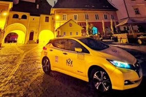 FOTO Primul taxi electric din Sibiu – Condiţii din „viitor” şi plată cu cardul
