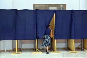 Au decis: Următorul rector al Universităţii din Oradea va fi ales prin vot (FOTO)