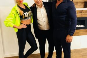 Imagini rare: Bianca Drăguşanu dansează pe manele! Răzvan de la Piteşti ”a urcat-o pe mese” pe divă!